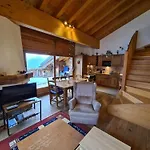 Apartment In Location With Views