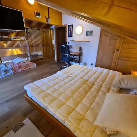 Apartment In Location With Views *
