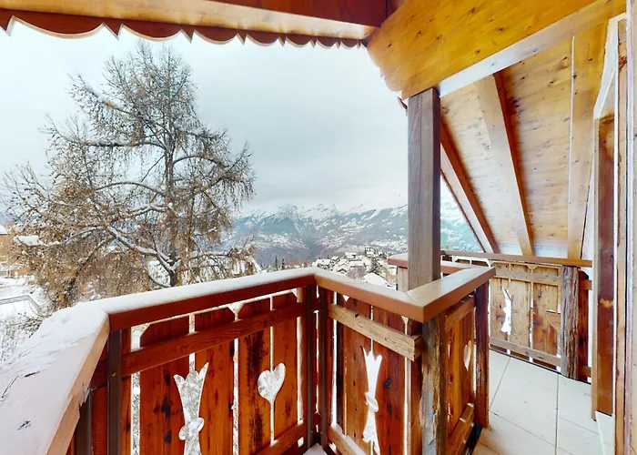 Apartment In Location With Views *