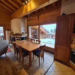 Apartment In Location With Views *