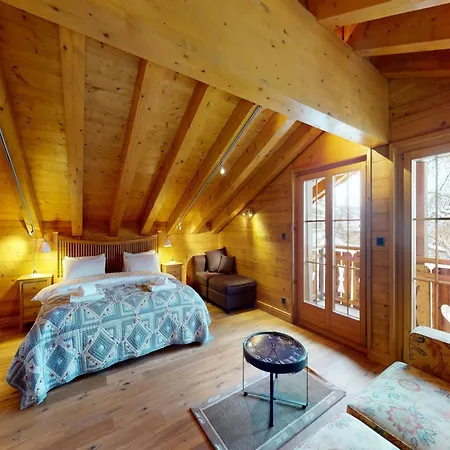 In Location With Views ナンダ